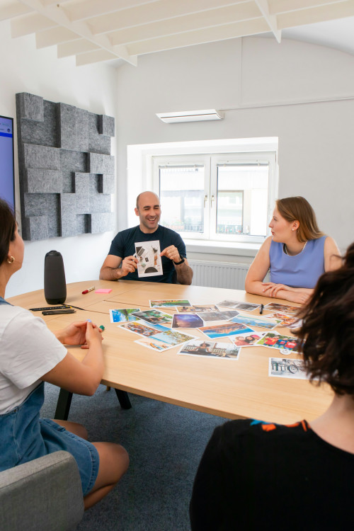 Une équipe de collègues en plein team-building